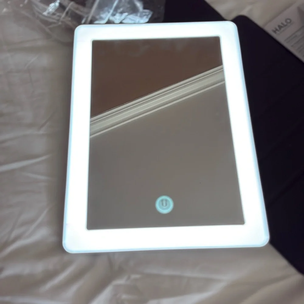 New! Conair HALO Magnified Mirror- Travel - Picture 9 of 9